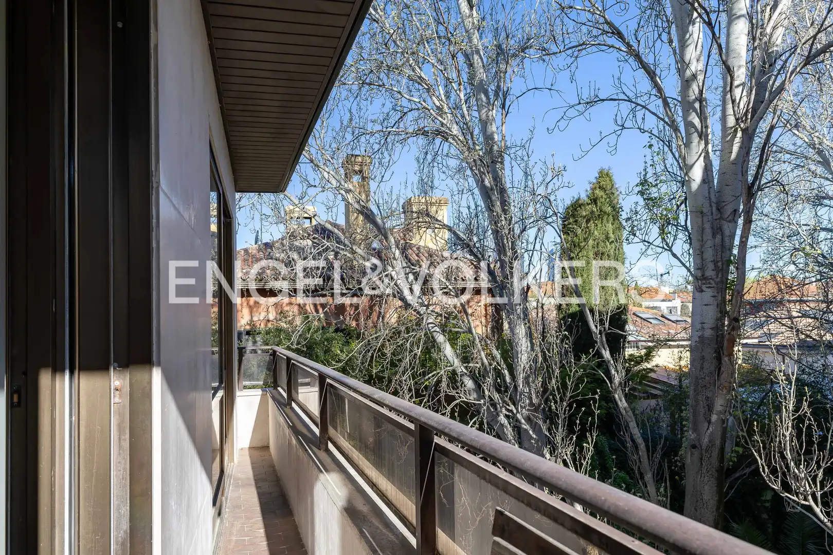Balcony of Flat for rent in  Madrid Capital  with Air Conditioner, Heating and Private garden