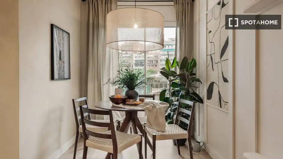Esszimmer von Wohnungen zur untervermieten in Barcelona mit Klimaanlage, Terrasse und Möbliert