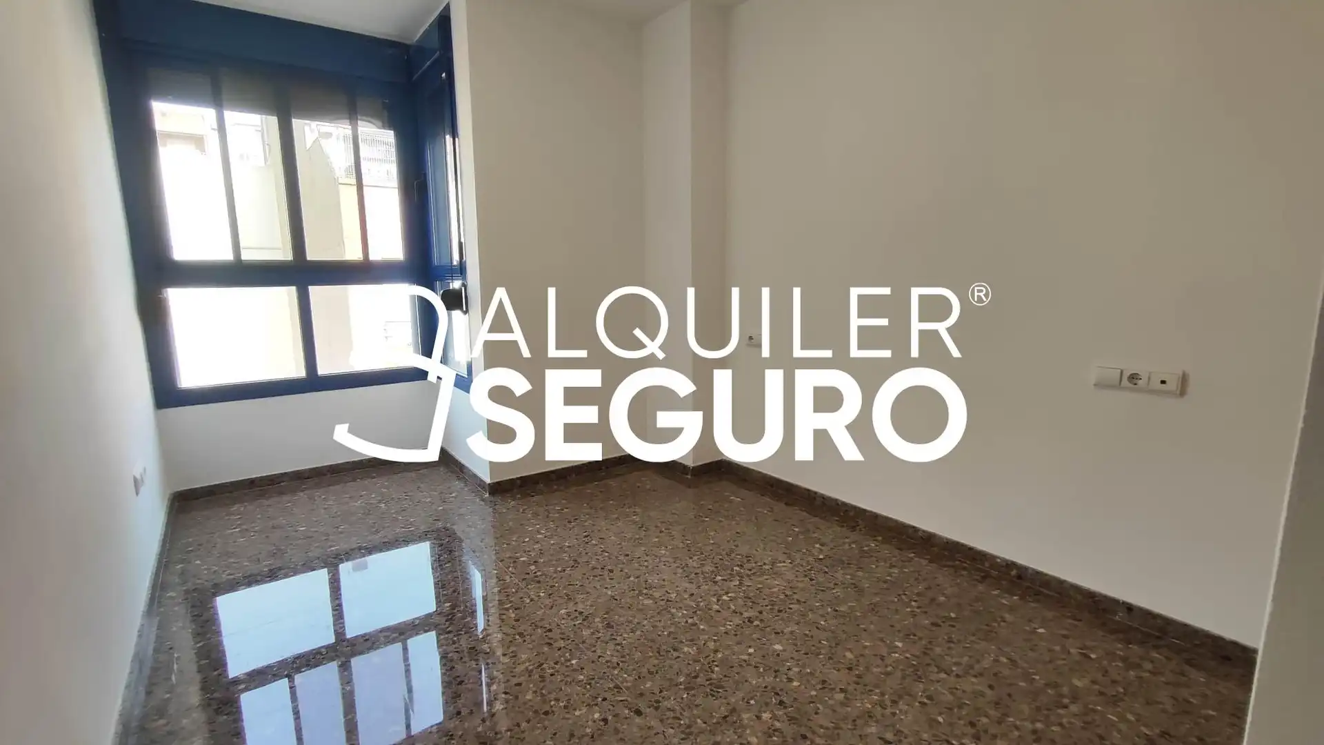 Schlafzimmer von Wohnung zur Miete in Valencia mit Klimaanlage und Heizung