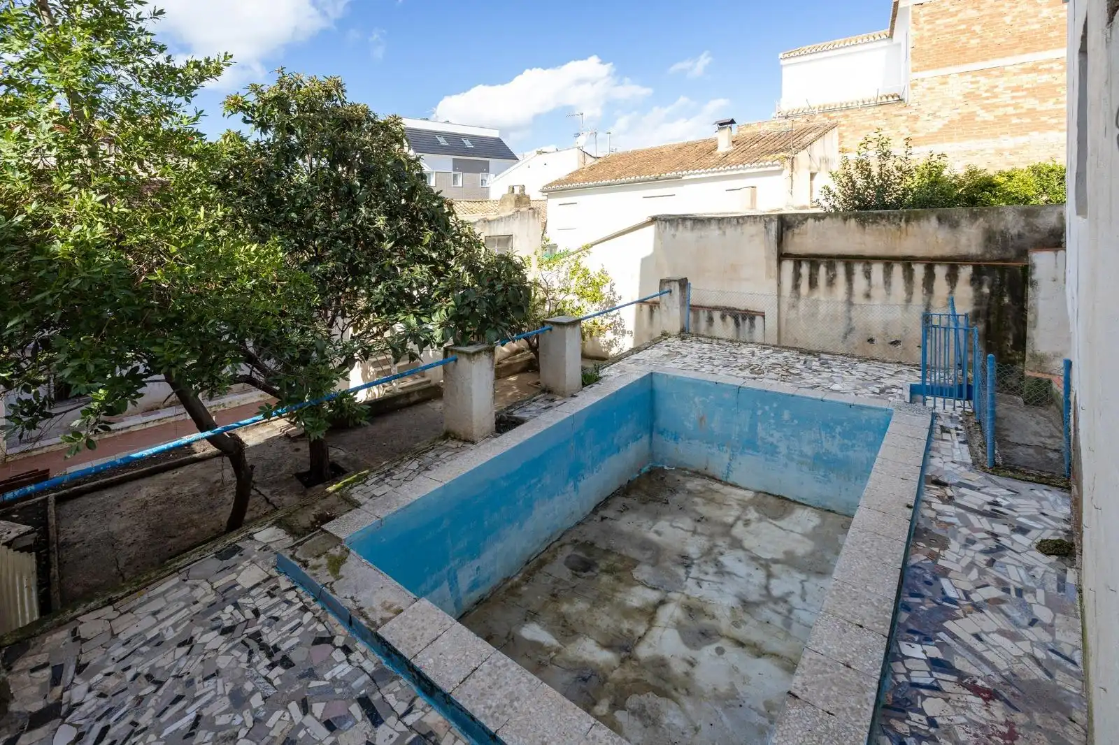 Piscina de Casa o xalet en venda en La Zubia amb Aire condicionat, Jardí privat i Terrassa