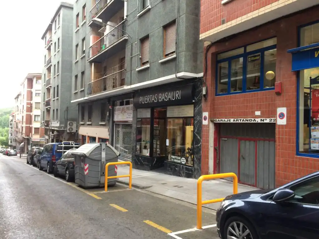 Außenansicht von Garage zum Verkauf in Basauri 