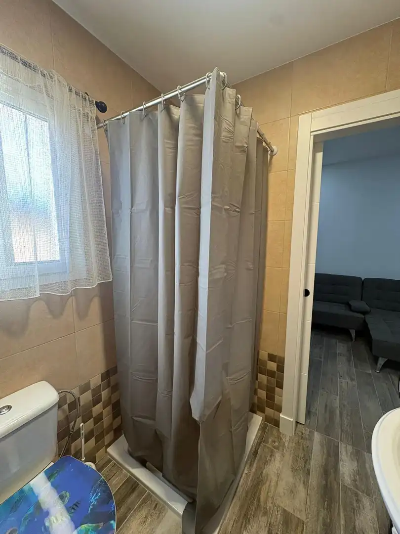 Baño de Casa o chalet de alquiler en Chiclana de la Frontera con Aire acondicionado, Jardín privado y Piscina