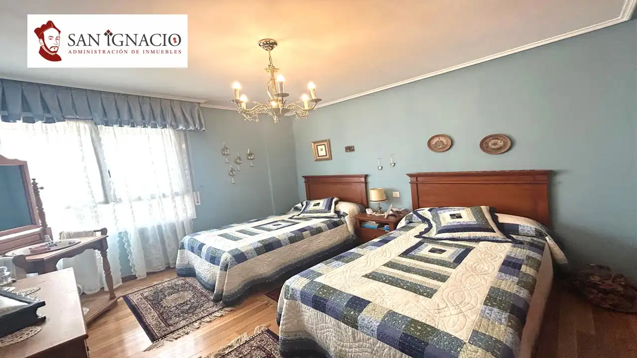 Bedroom of Flat for sale in Villarcayo de Merindad de Castilla la Vieja  with Furnished