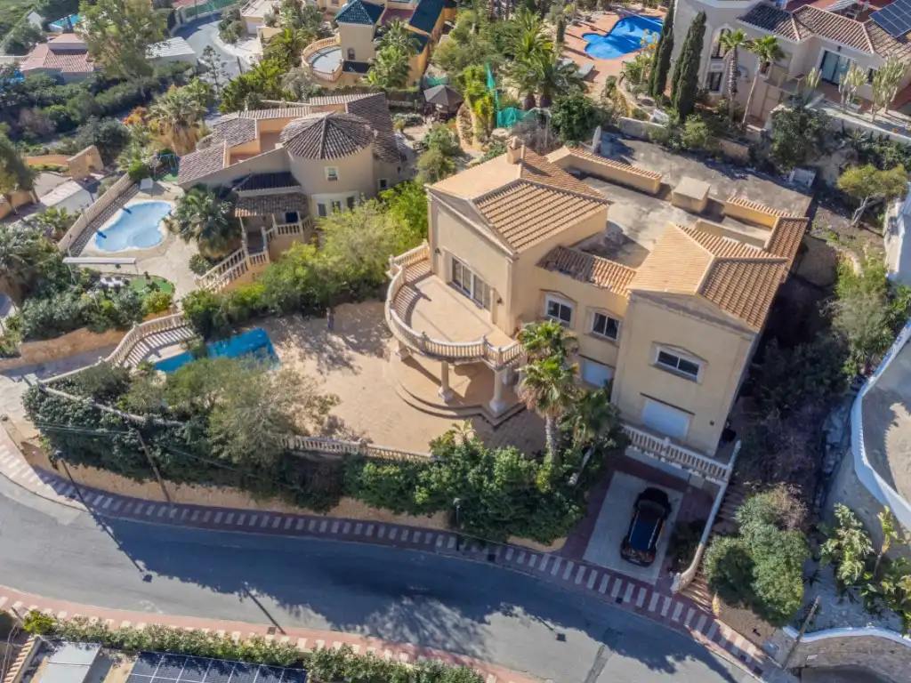 Vista exterior de Casa o xalet en venda en El Campello amb Terrassa i Piscina