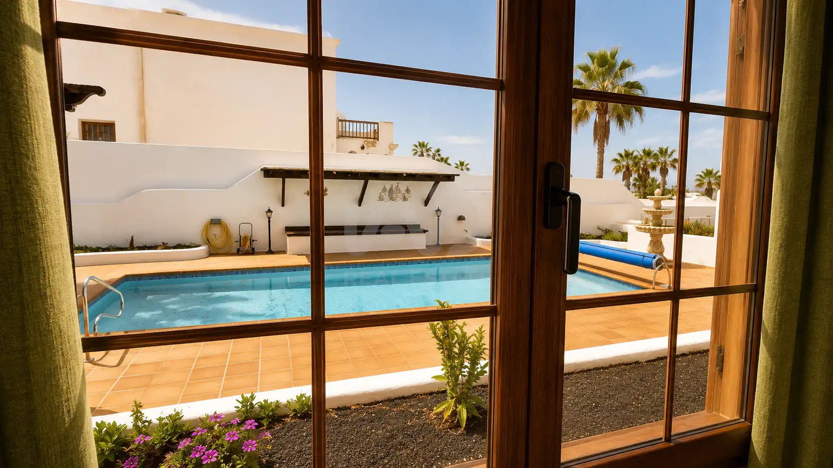 Vista exterior de Casa o xalet en venda en Arrecife amb Piscina