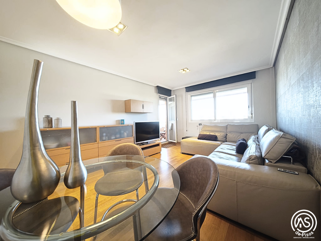 Flat for rent in Calle de la Sierra de Vicor, 21, La Almozara