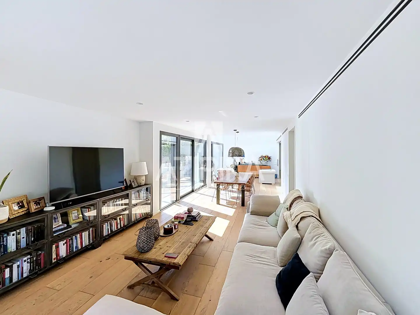 Sala d'estar de Casa o xalet en venda en Sant Cugat del Vallès amb Aire condicionat, Calefacció i Terrassa
