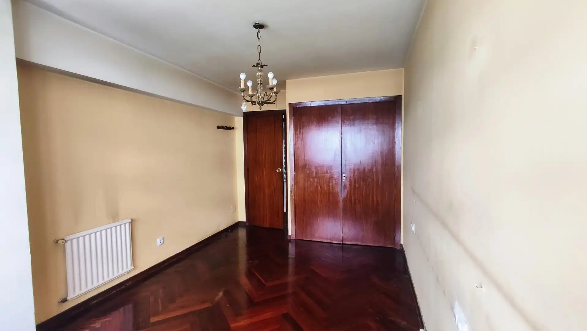 Habitación de Piso en venta en Vigo  con Calefacción, Trastero y Balcón