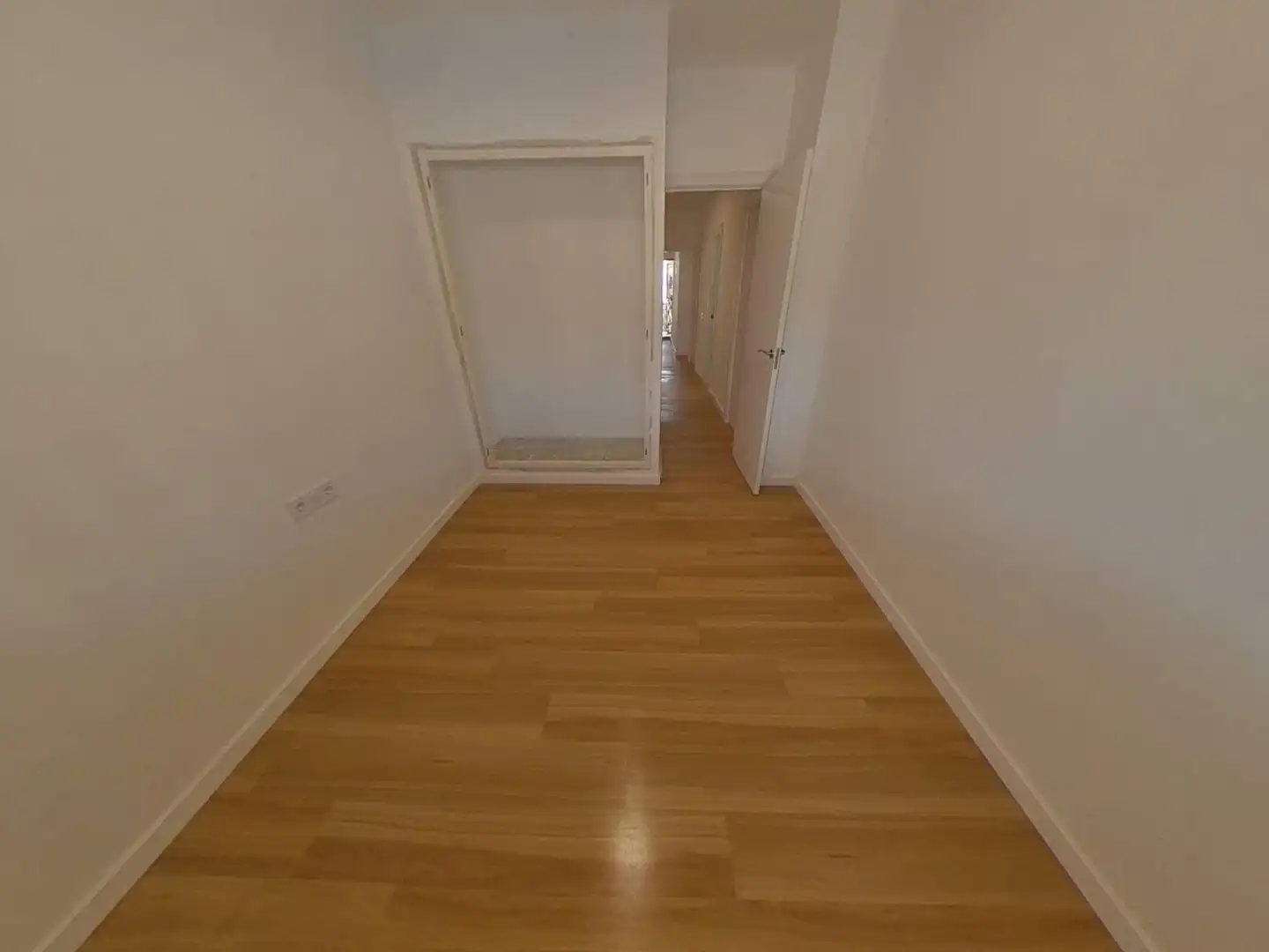 Einfamilien-Reihenhaus zum Verkauf in El Vendrell mit Privatgarten und Parkett