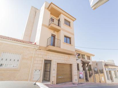 Casa adosada en venda a San Miguel de Salinas