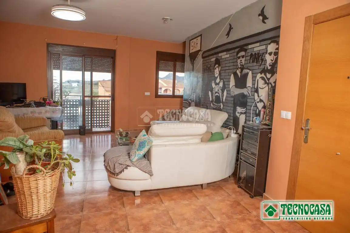 Sala d'estar de Casa adosada en venda en Pulpí amb Aire condicionat i Terrassa