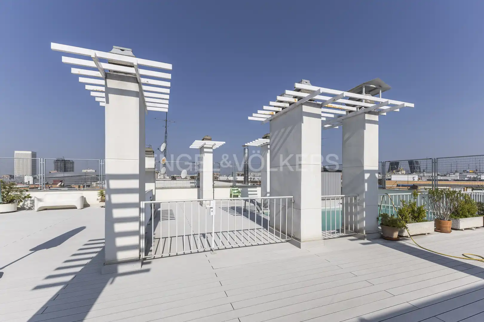 Terrace of Flat for rent in Madrid  with Air Conditioner, Heating and Swimming Pool