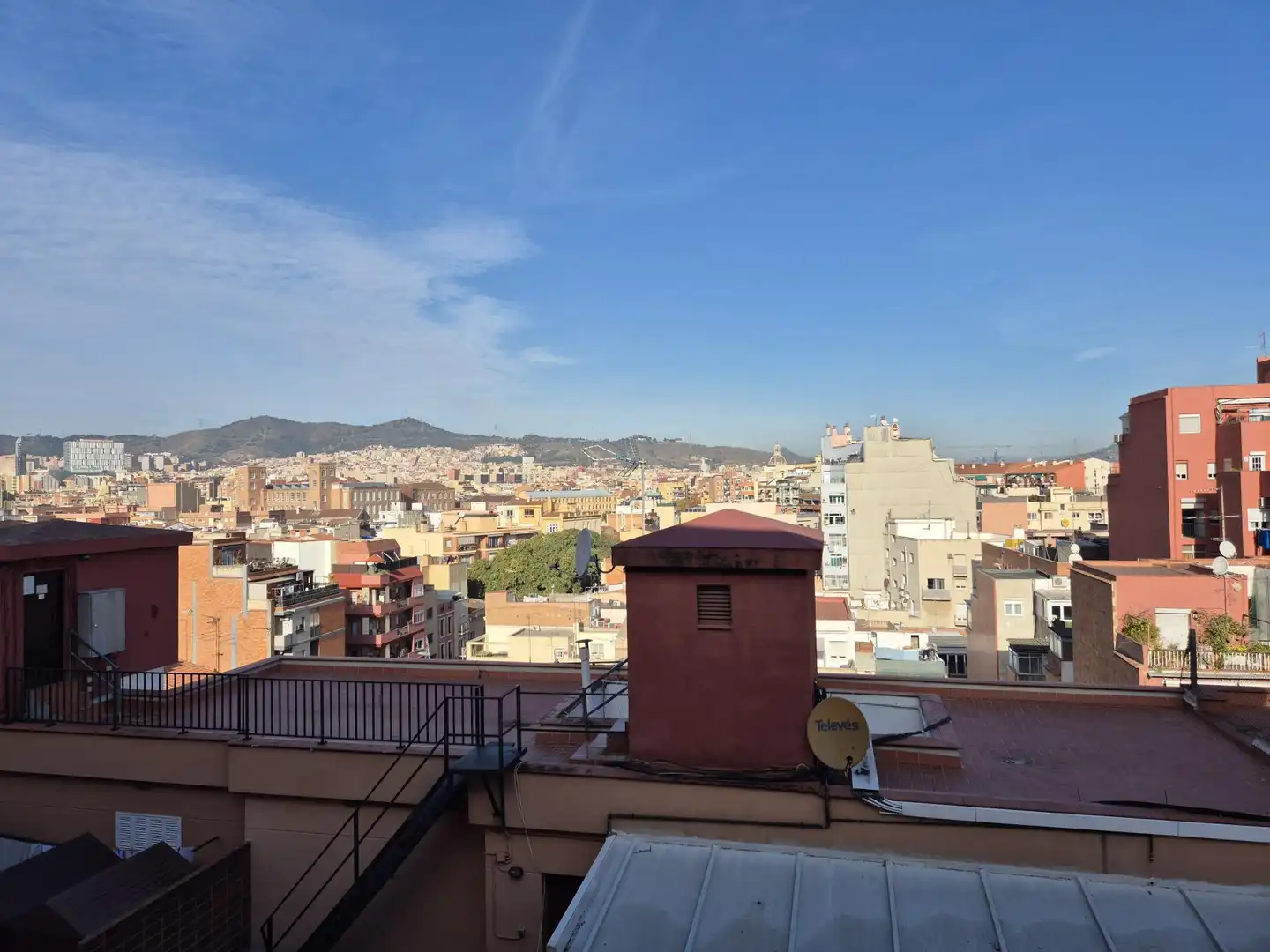 Vista exterior de Piso en venta en Barcelona con Balcón