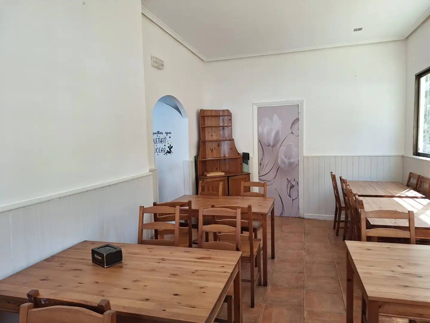 Esszimmer von Geschaftsraum zum Verkauf in Zalla 