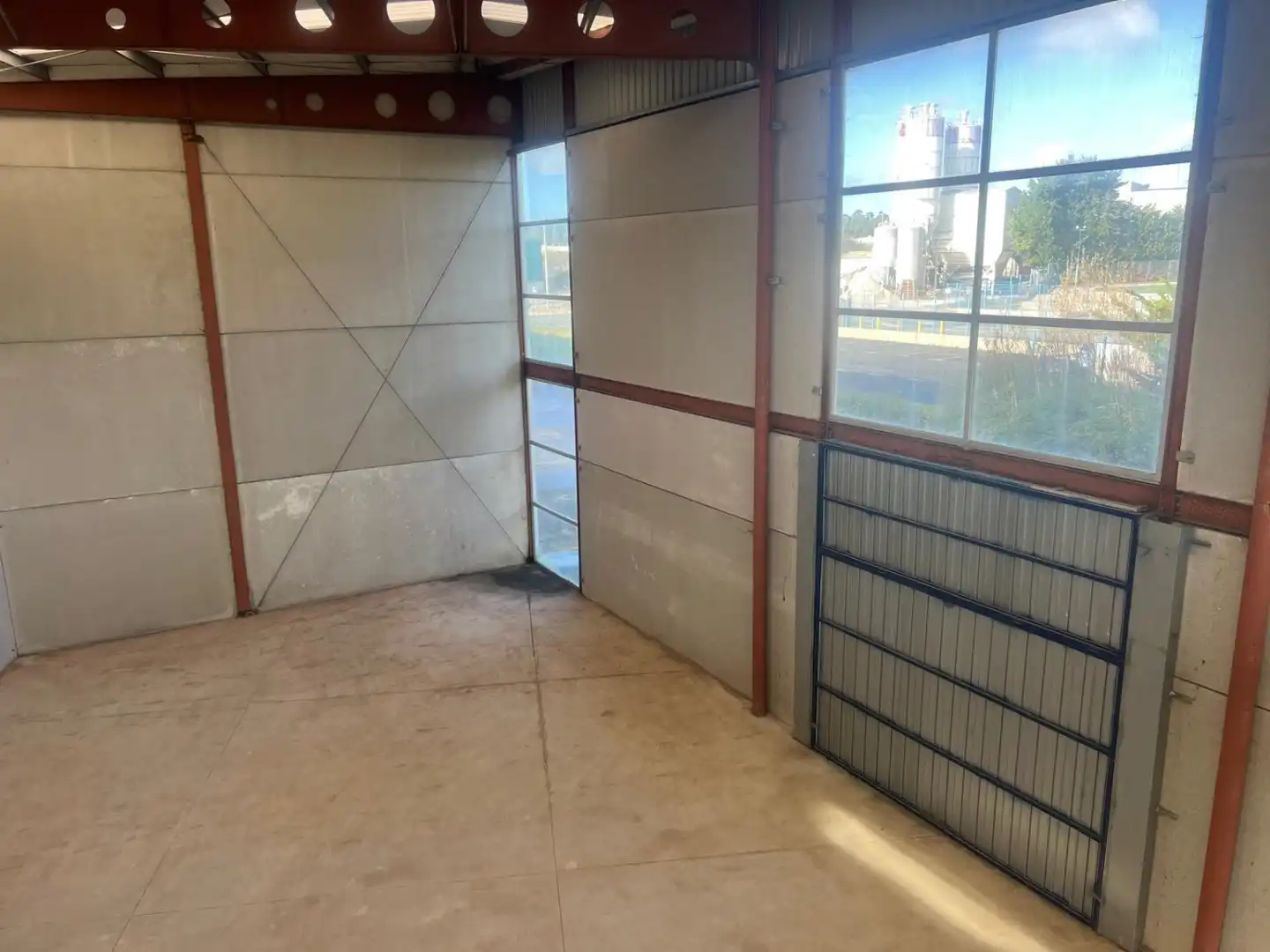 Industrial buildings for rent in Narón