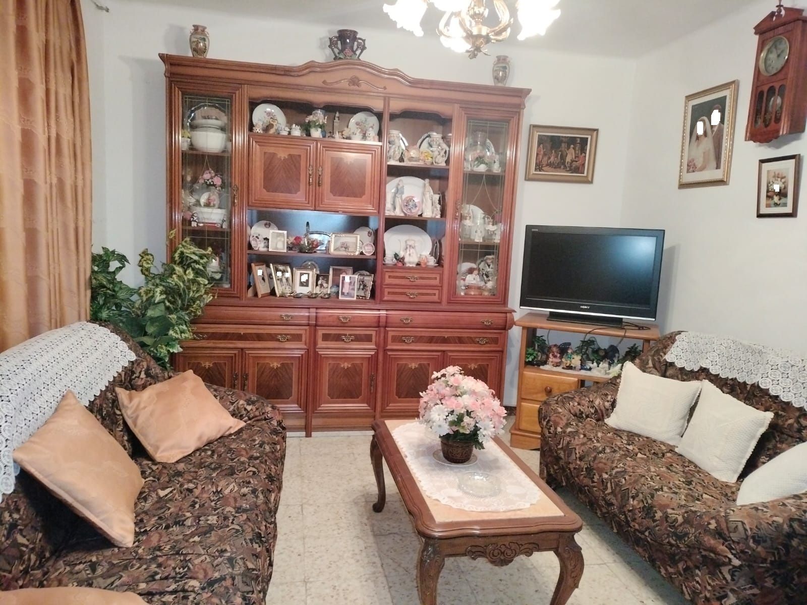 Sala d'estar de Pis en venda en  Sevilla Capital amb Aire condicionat, Calefacció i Moblat