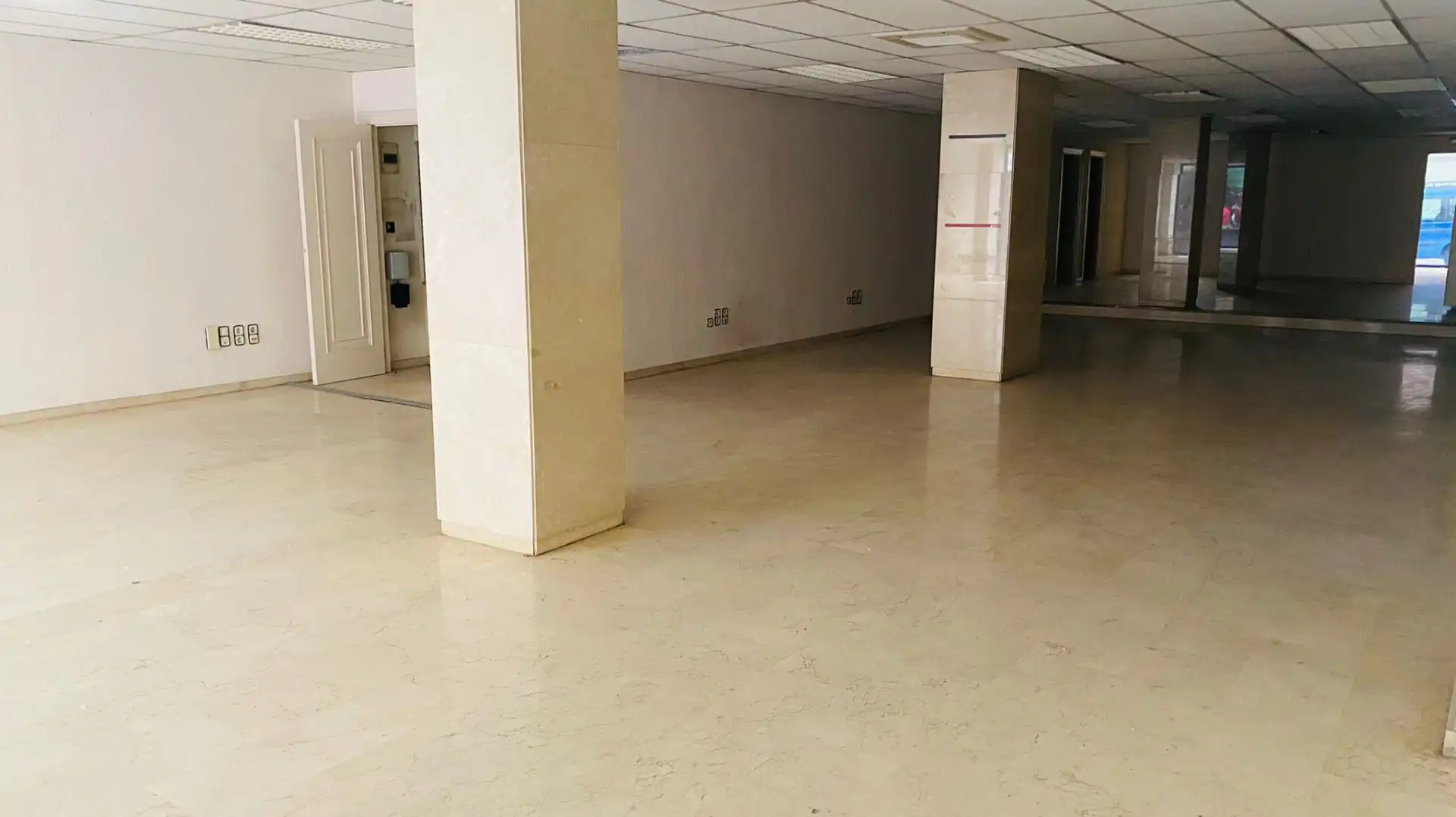 Local comercial en venda a Carrer de Saragossa 9, imagen 4