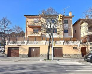 Vista exterior de Pis en venda en Vic amb Calefacció, Terrassa i Traster