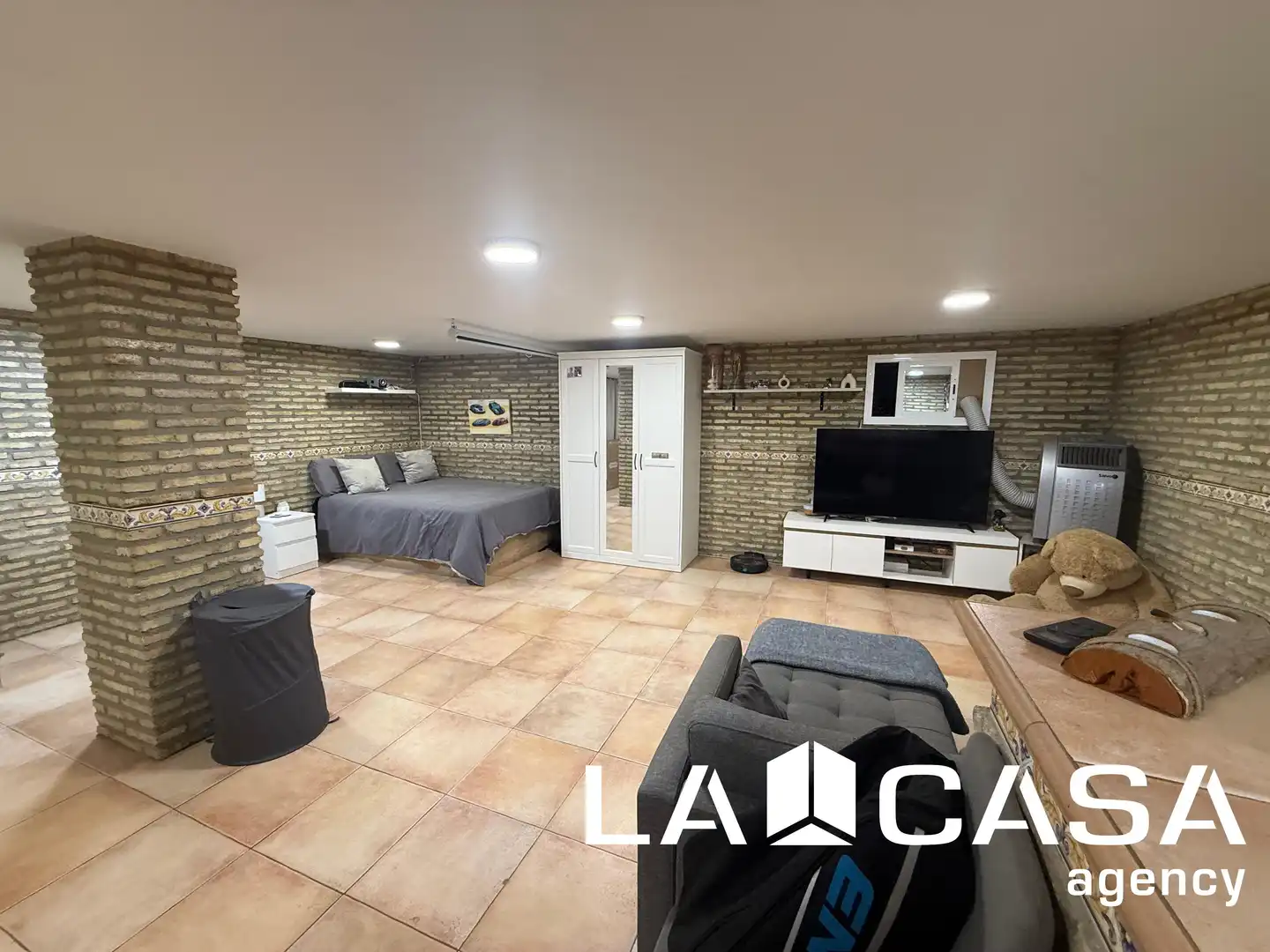 Detached homes for sale in Dos Hermanas  with Air Conditioner, Terrace and Storage room