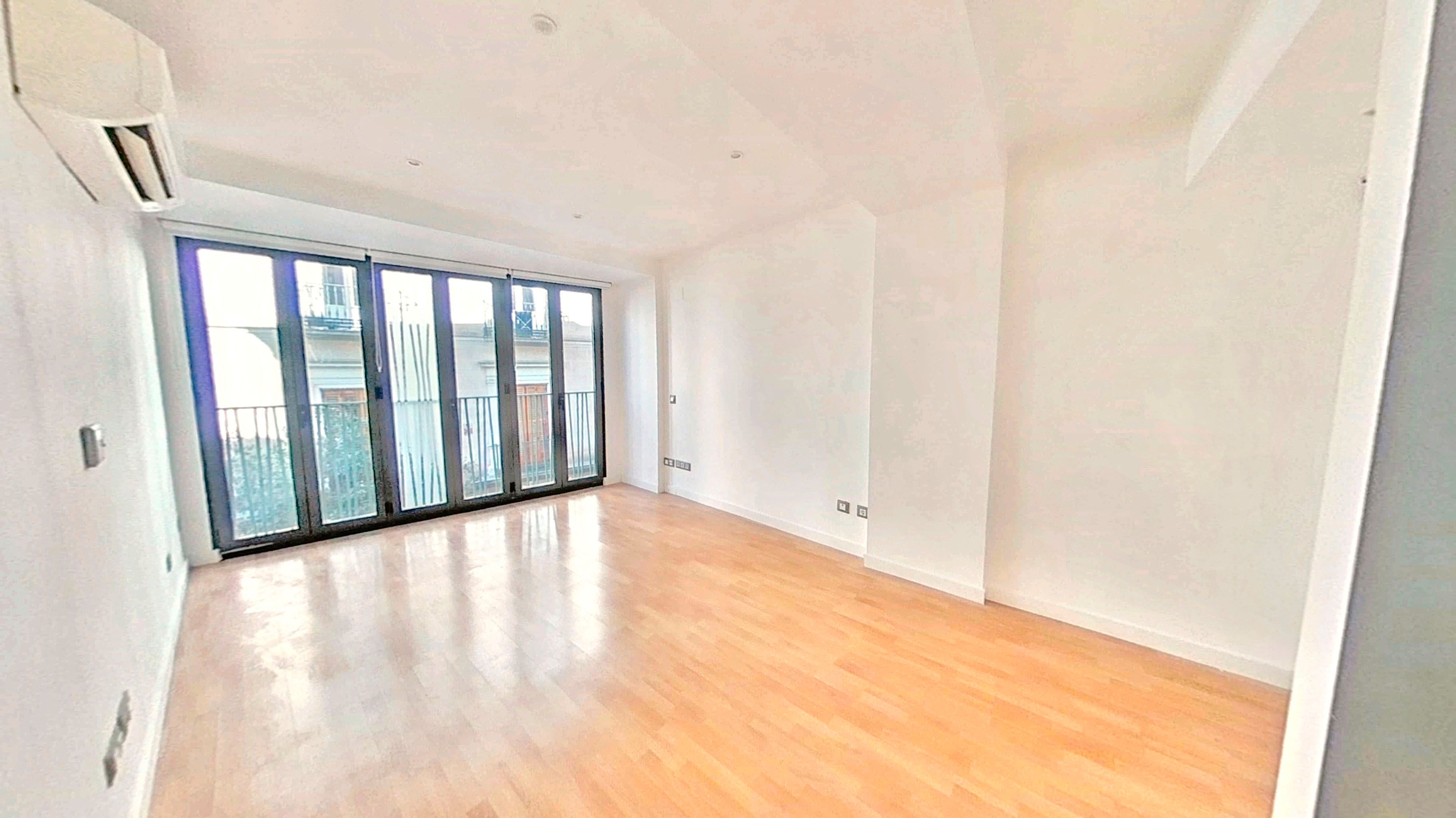 Living room of Study for sale in  Madrid Capital  with Air Conditioner, Storage room and Oven