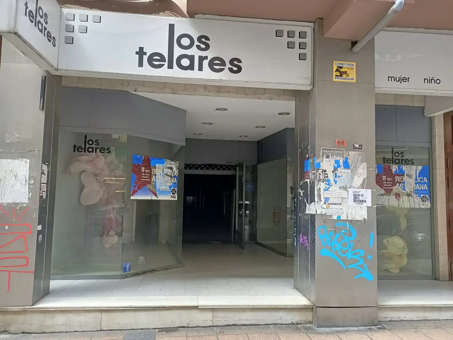 Local comercial en venta en C/ Celestino Cabeza, imagen 2