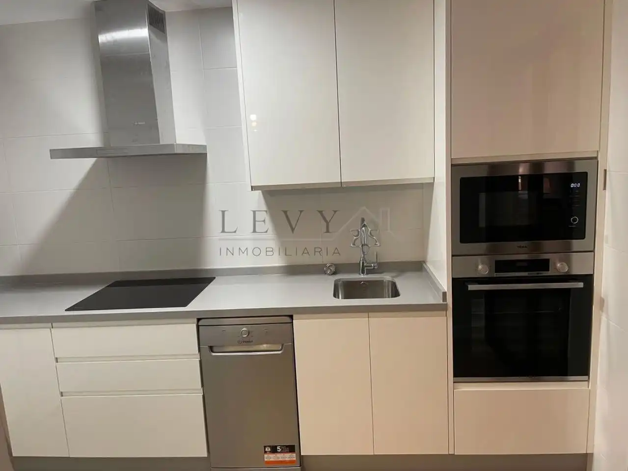 Cocina de Piso en venta en Málaga con Calefacción, Trastero y Piscina
