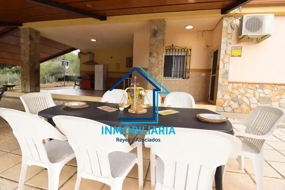 Terrassa de Casa o xalet en venda en Córdoba amb Aire condicionat, Terrassa i Piscina
