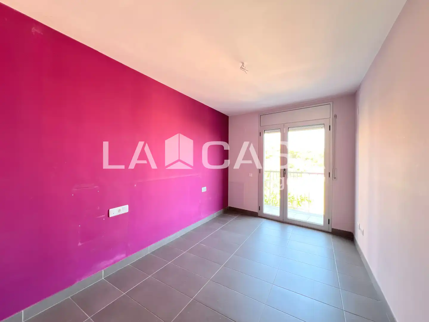 Schlafzimmer von Dachboden zum Verkauf in Badalona mit Terrasse und Balkon