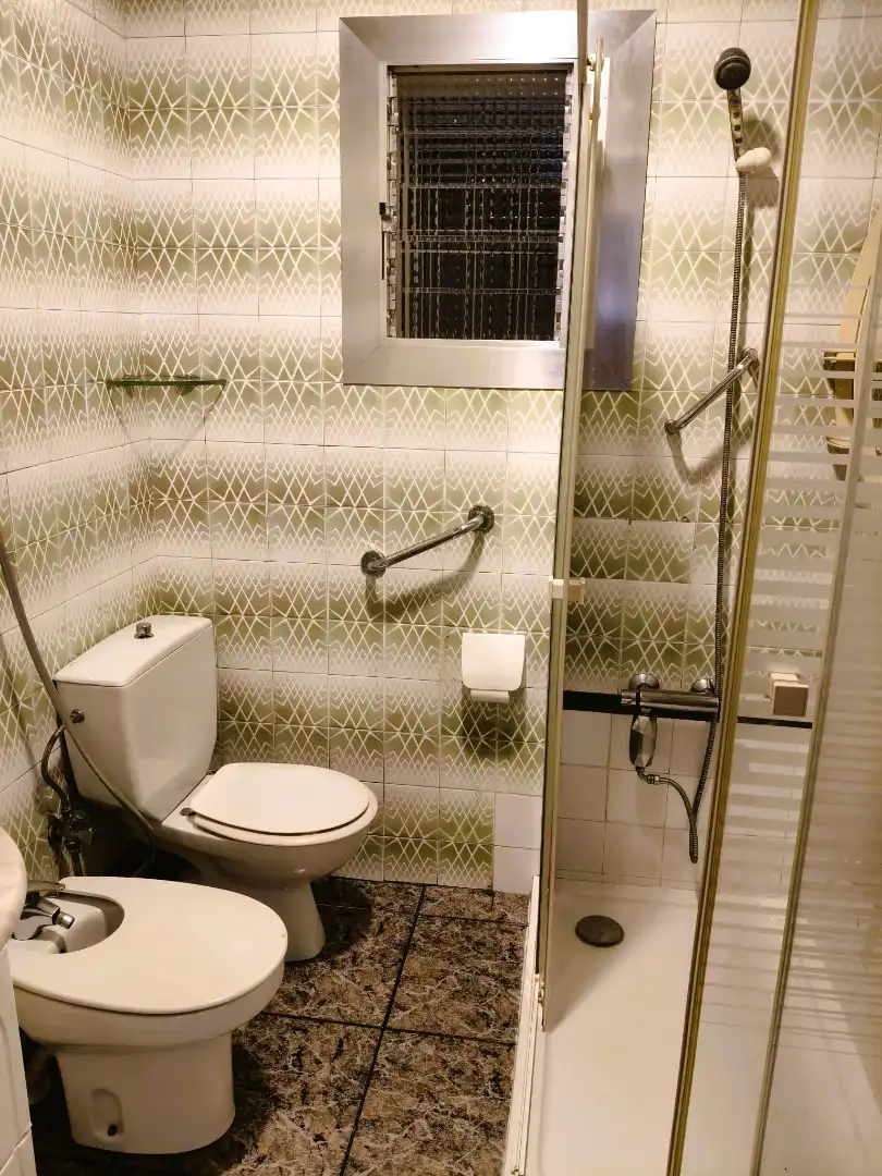 Bathroom of Flat for sale in Barcelona  with Heating