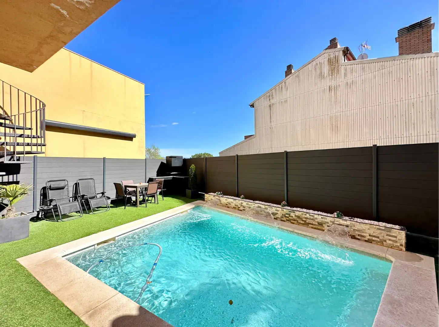 Swimming pool of Houses for sale in Torelló  with Air Conditioner, Heating and Private garden
