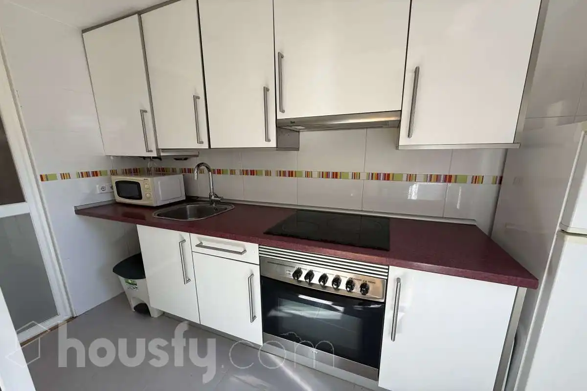 Cocina de Piso de alquiler en Madrid con Calefacción, Parquet y Terraza
