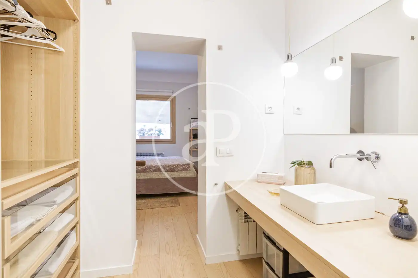 Bathroom of Flat for rent in Madrid  with Air Conditioner, Heating and Furnished