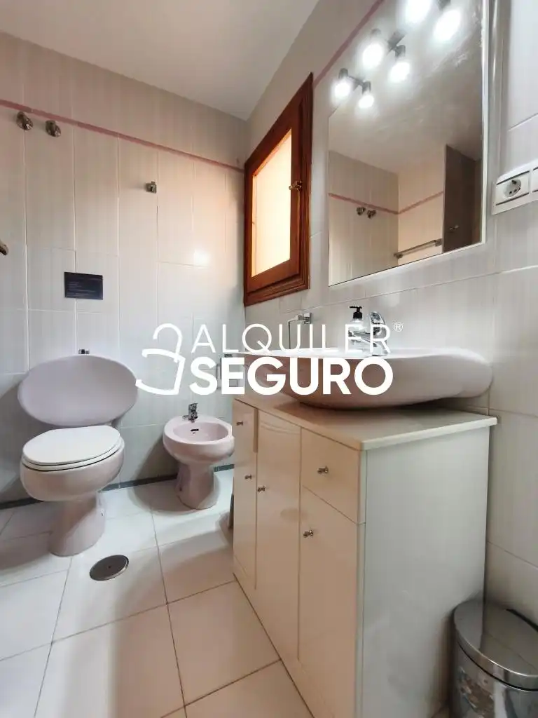 Villa con piscina in affitto a Santiago Bernabéu, imagen 4