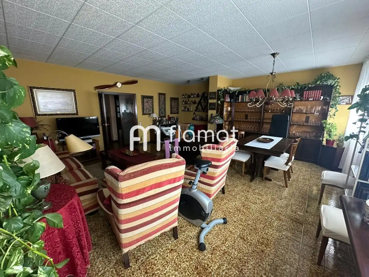 Sala de estar de Edificio en venta en Santa Coloma de Gramenet