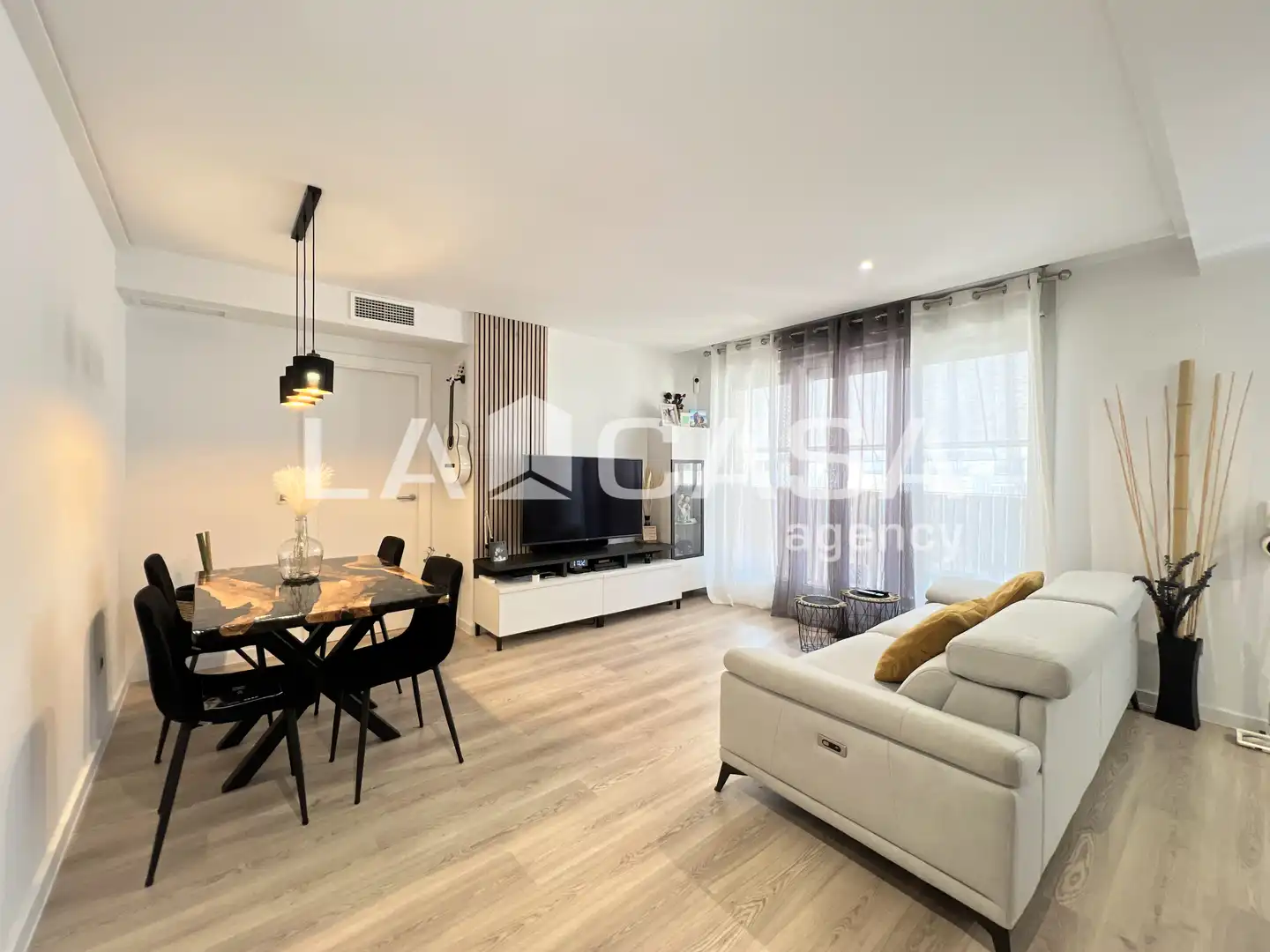 Sala de estar de Piso en venta en Badalona con Terraza, Trastero y Balcón