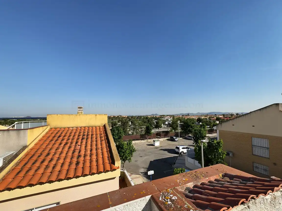 Vista exterior de Pis en venda en Los Alcázares amb Aire condicionat, Terrassa i Traster