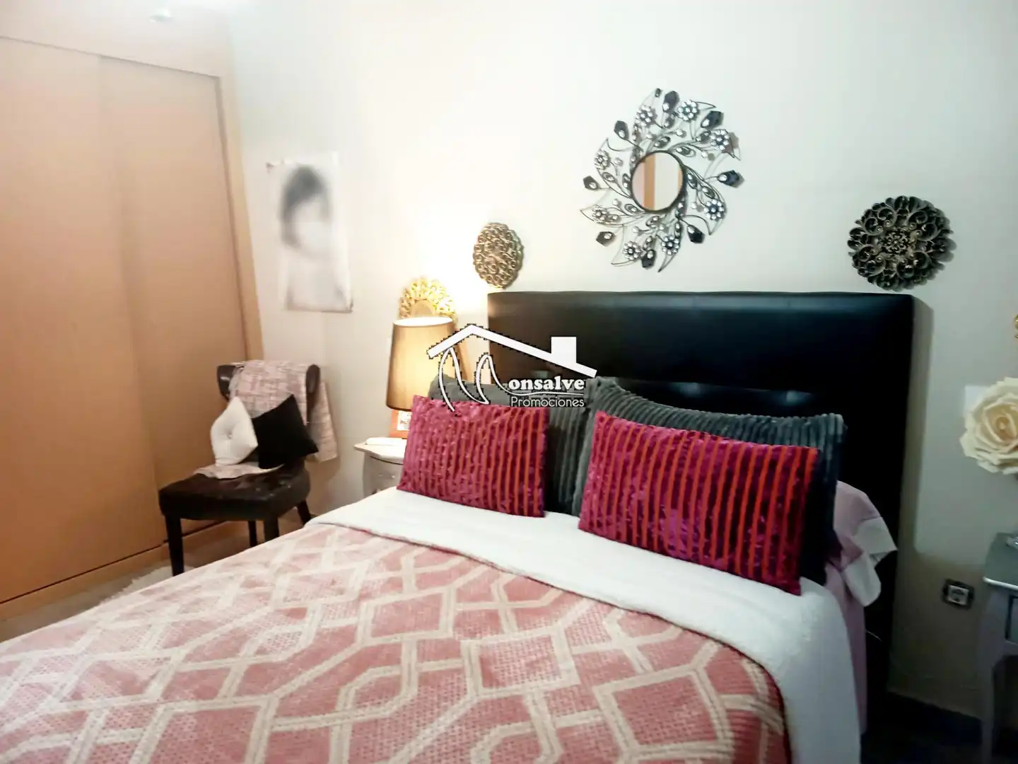 Habitación de Casa adosada en venta en Yeles con Aire acondicionado, Calefacción y Jardín privado