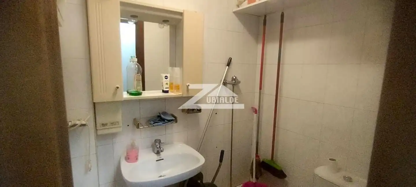 Business premises for sale in Calle San Juan Kalea, imagen 19