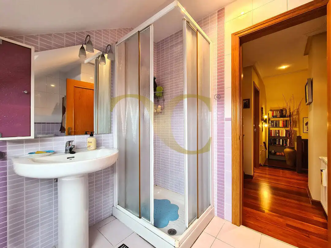 Baño de Dúplex en venta en Gijón  con Aire acondicionado, Calefacción y Trastero