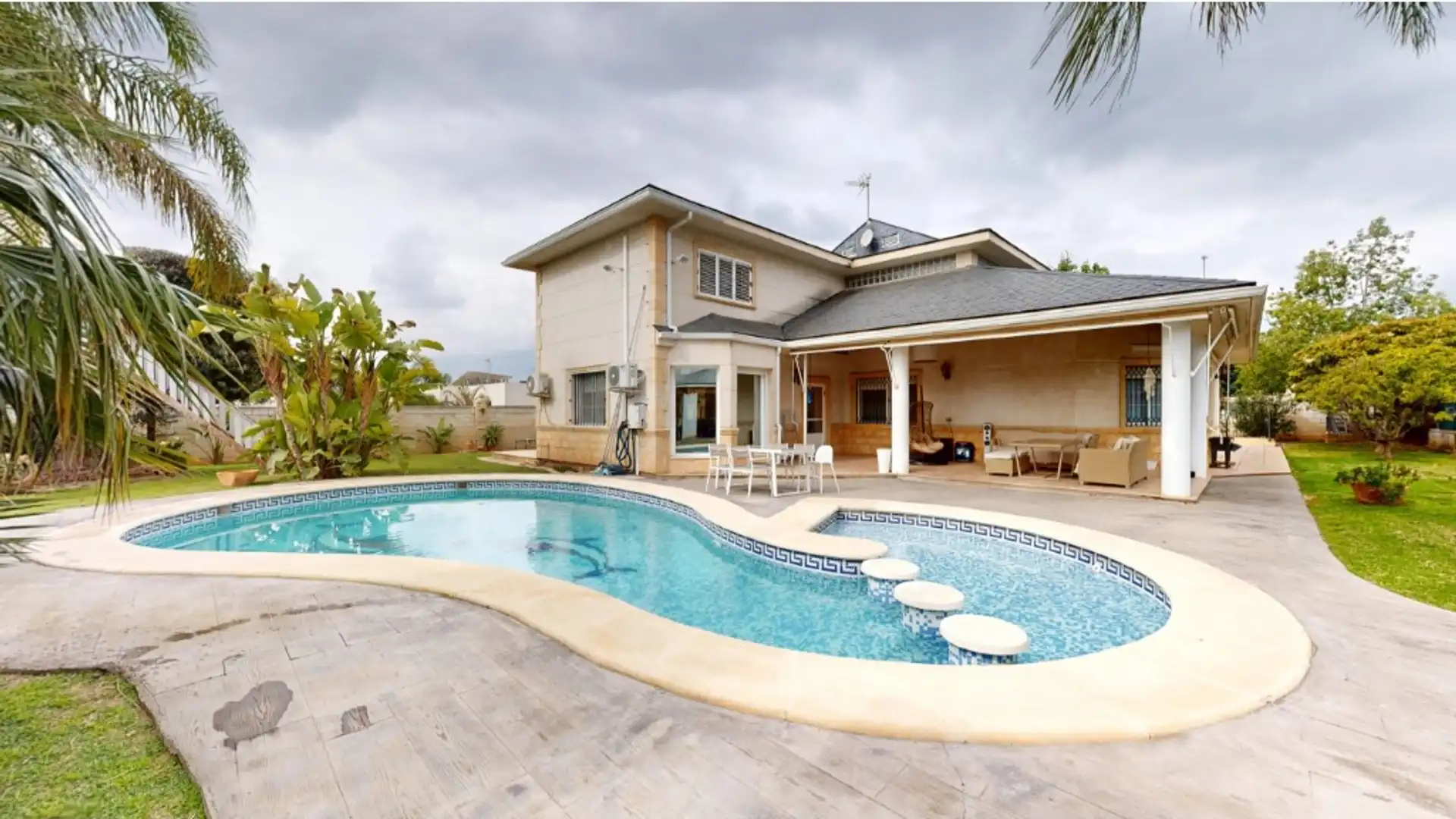 Piscina de Casa o chalet en venta en L'Eliana con Jardín privado, Terraza y Trastero