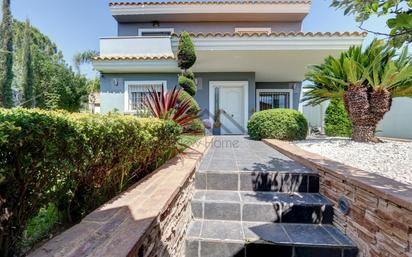 Vista exterior de Casa o xalet en venda en Bétera amb Aire condicionat, Terrassa i Piscina