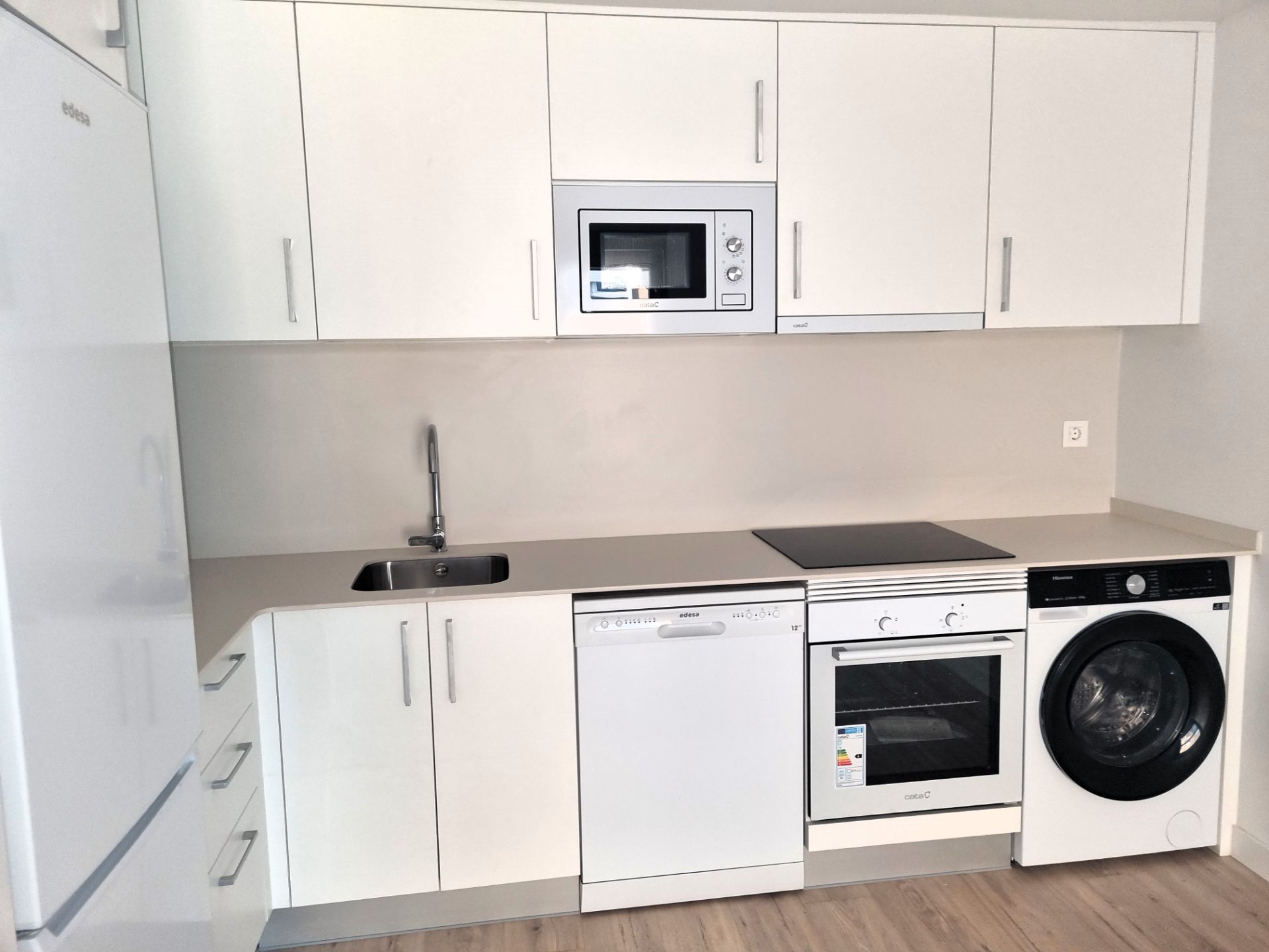 Cuina de Pis de lloguer en  Lleida Capital amb Aire condicionat, Calefacció i Forn