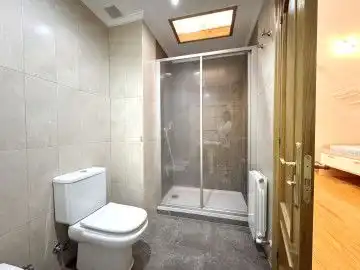 Bathroom of Duplexes for sale in Laredo  with Terrace