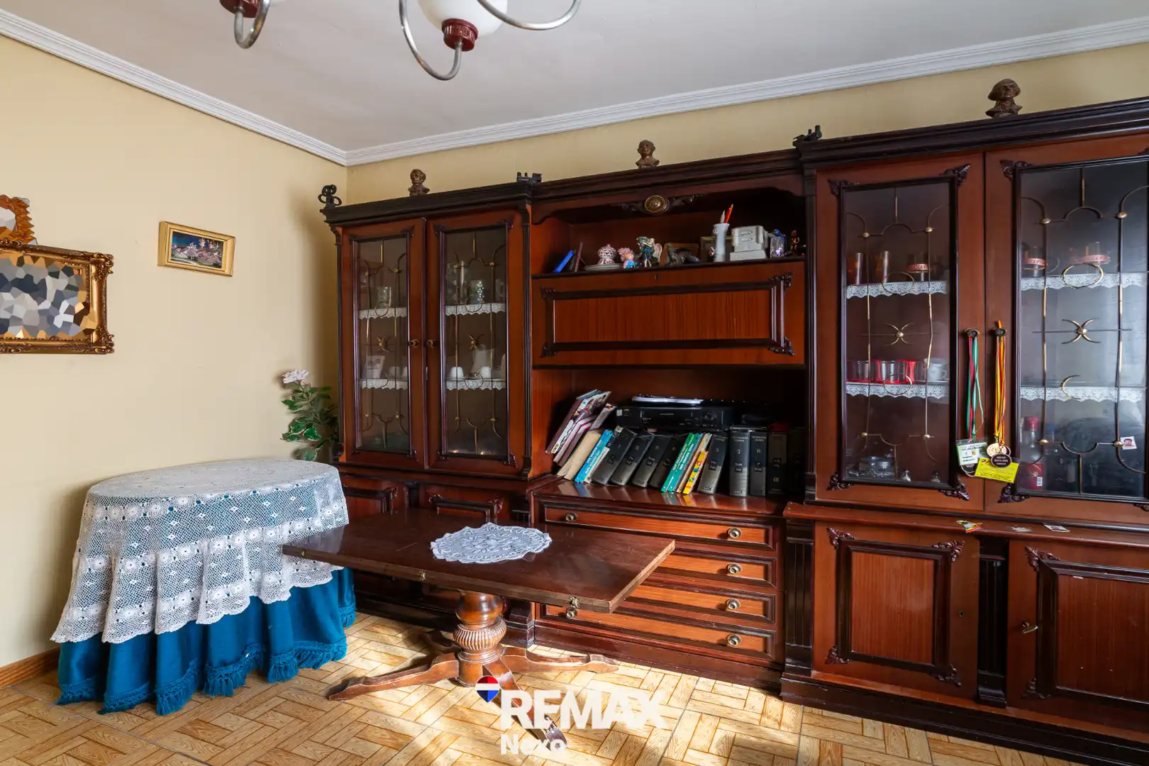 Sala de estar de Casa adosada en venta en Benavente con Jardín privado, Parquet y Trastero