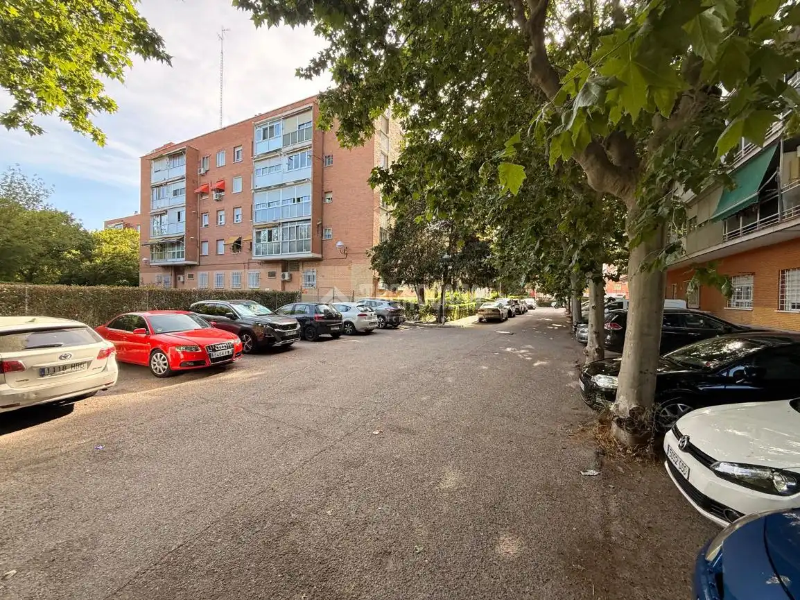 Parkplatz von Wohnung zum Verkauf in Madrid mit Klimaanlage, Heizung und Parkett