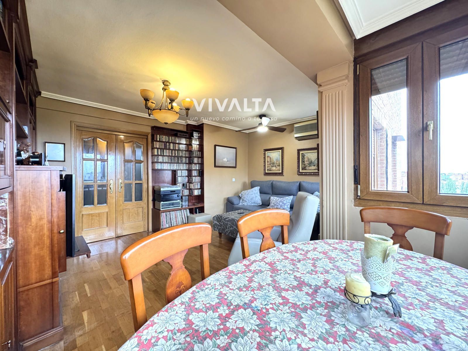 Living room of Flat for sale in  Madrid Capital  with Air Conditioner, Heating and Furnished