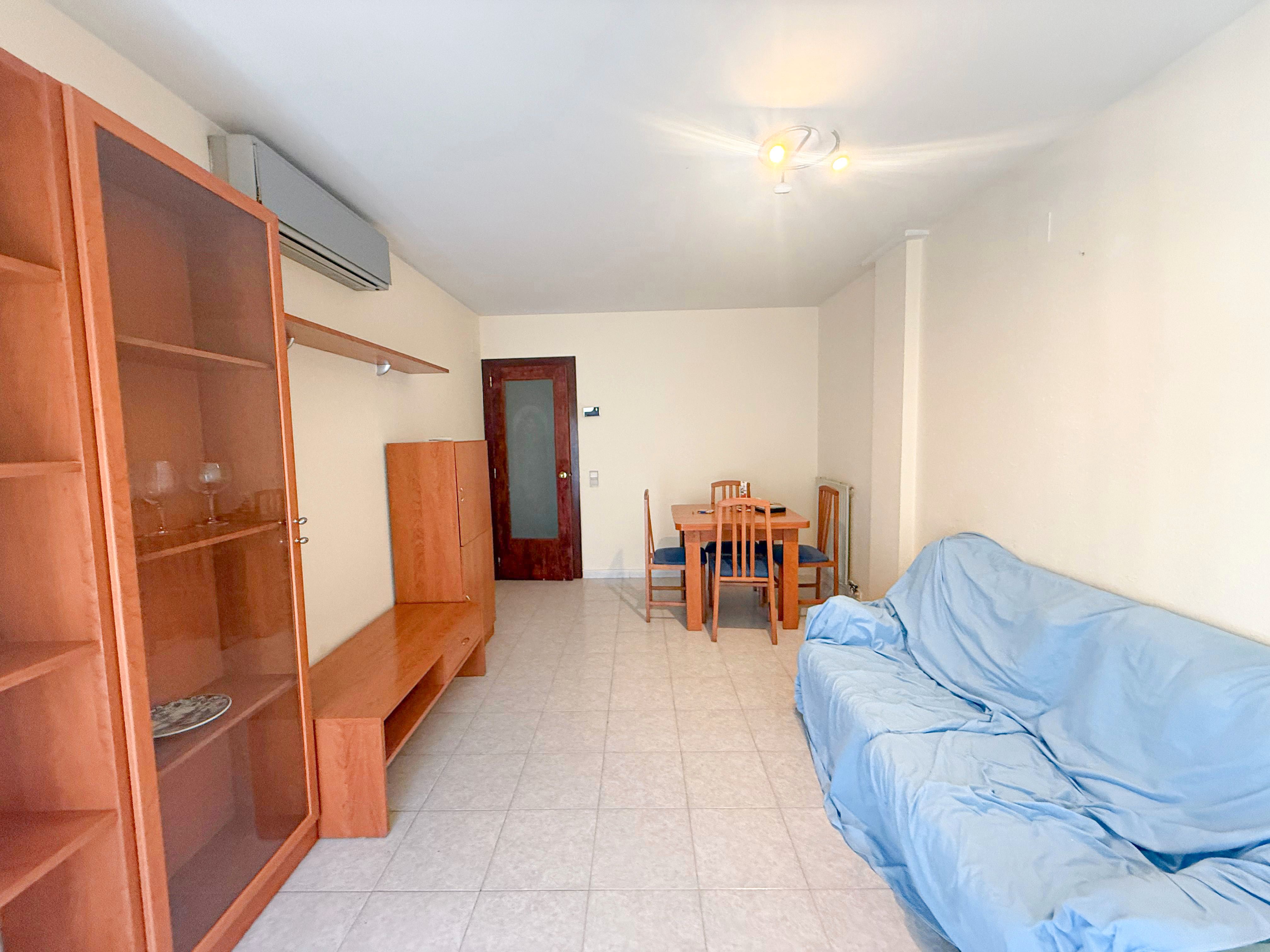 Living room of Flat for sale in Figueres  with Air Conditioner, Heating and Furnished