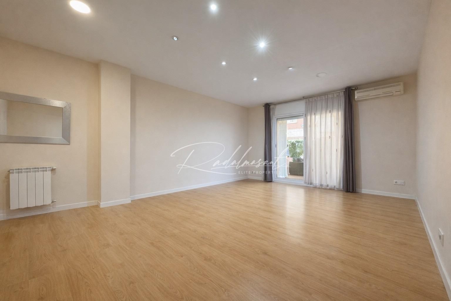 Planta baja for sale in Carrer de Josep Carner, 4, Llevant