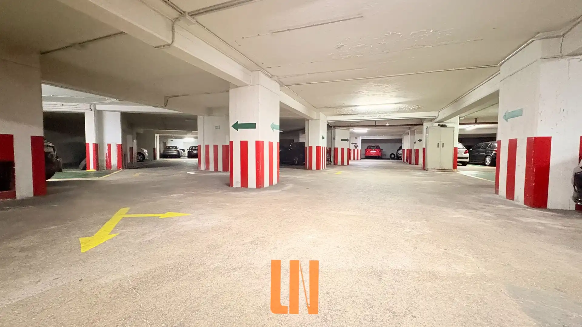 Parking de Piso en venta en A Coruña Capital  con Calefacción