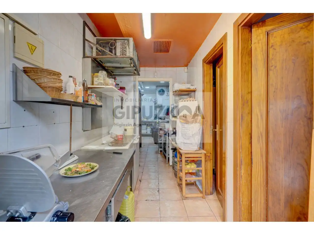 Kitchen of Commercial properties for rent in Deusto